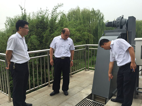 检查三江营原水厂旋转滤网_副本.jpg