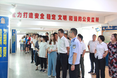 观看典型案例图片展_副本.jpg
