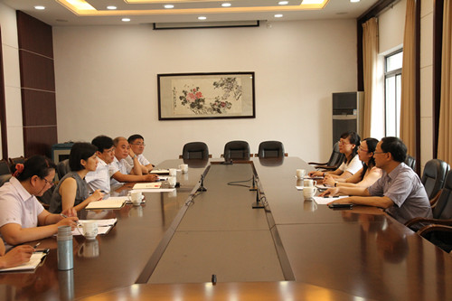 市总工会洪主席调研 007_副本.jpg